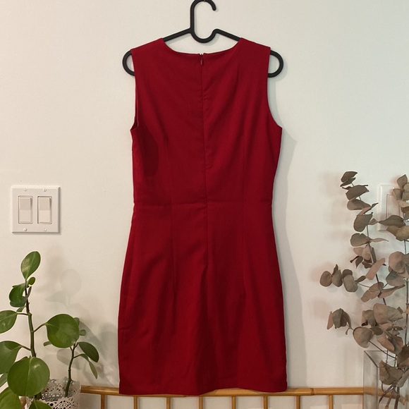 Little red dress - Picture 3 of 3